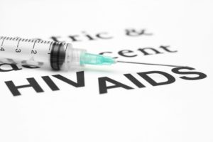 É importante realizar exames antes de iniciar o tratamento de prevenção da Aids