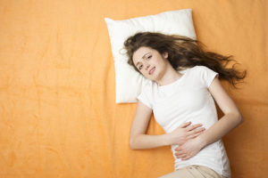 Os pólipos intestinais causam dores abdominais quando estão em tamanhos maiores