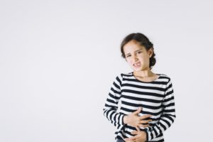 Os primeiros sintomas de doença celíaca podem se manifestar ainda criança